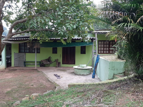 Chácara Com 5 Cômodos, 1 Banheiro E 2 Garagens