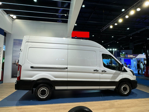 Ford Transit 2.2 Furgon Largo 350l