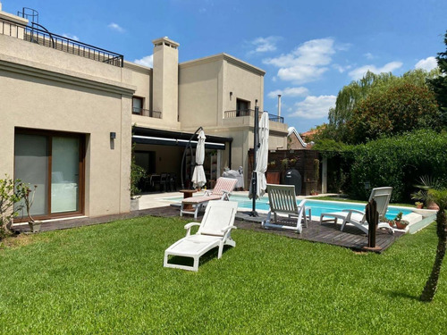 Excelente Casa En Santa Ana! Posible Permuta O Financiación!