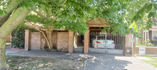 Venta Casa De 4 Ambientes En Longchamps