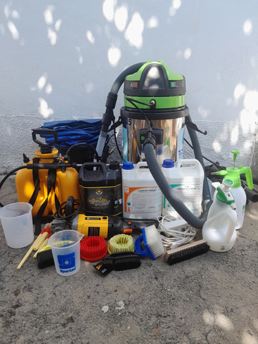 Vendo Kit De Higienização De Estofados Completo R$ 3 800,00.