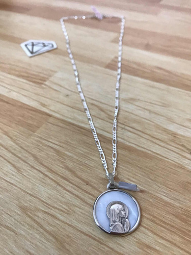 Imagen 2 de 5 de Cadena Y Medalla, En Plata 925 Con Nácar. Virgen Niña. Tuset