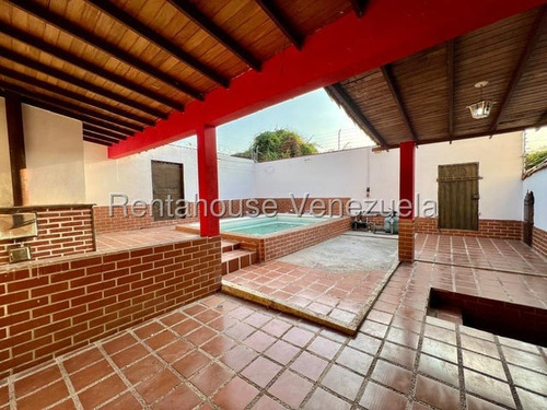 Marianny Gonzalez, En Venta Casa Duplex Con Piscina La Morenera Cabudare