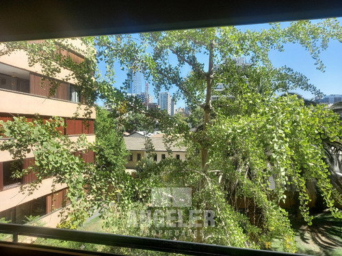 Muy Amplio Departamento En Lo Mejor De Providencia