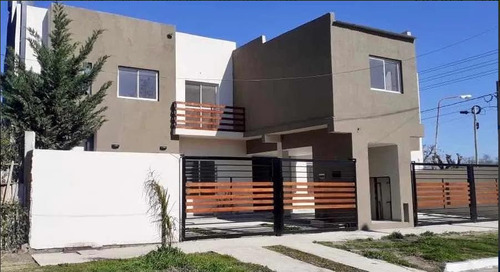 Dúplex En Venta- 3 Dormitorios 2 Baños- 80m2 -marcos Paz