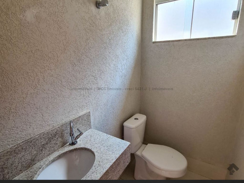 Casa Com 2 Suítes