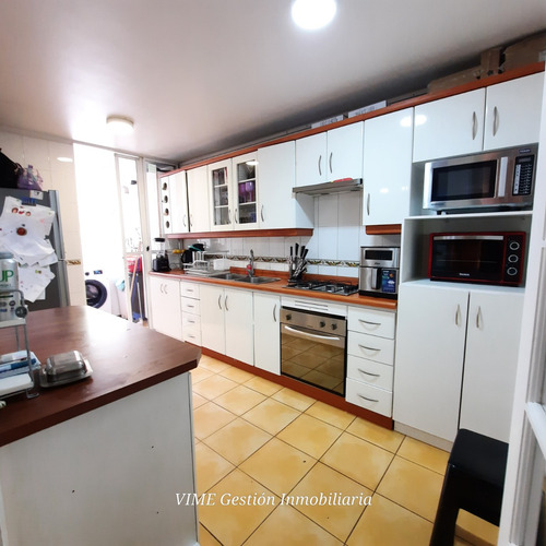Depto Remodelado De 3d+ 2b+ 1e Y 1b, Único Con Mesón En Isla