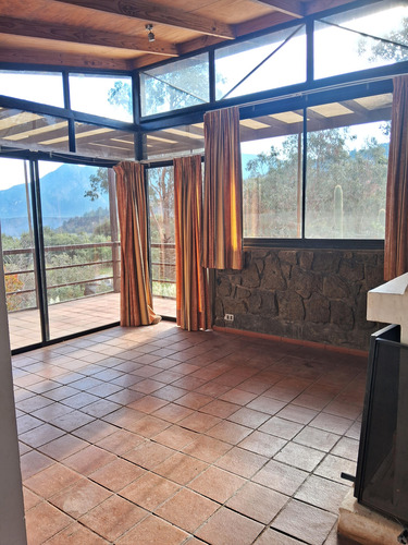 ¡disfruta De La Vida De Campo En Esta Encantadora Casa En L