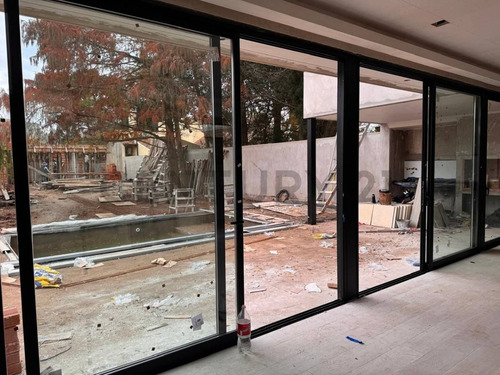 Casa En Venta En Barrio Cerrado La Plata
