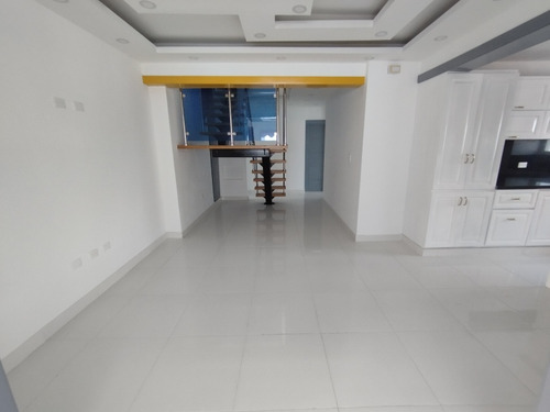 Se Vende Amplio Y Hermoso Penthouse En Vista Hermosa