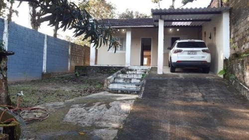 Imagem 1 de 13 de Casa Na Praia Com 3 Quartos, Boa Localização.