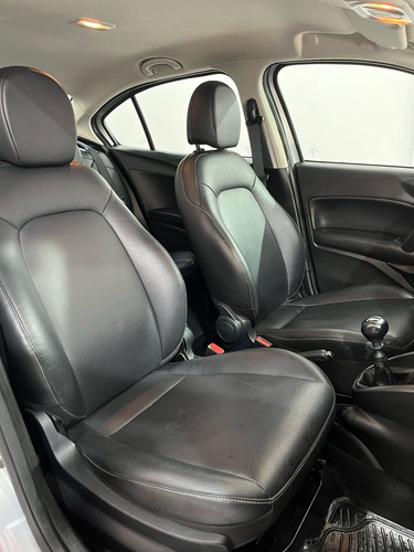 Fiat Cronos 1.8 16v Precision