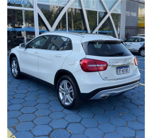 Mercedes-Benz GLA 250 2.0 16V TURBO GASOLINA ENDURO 4P AUTOMÁTICO