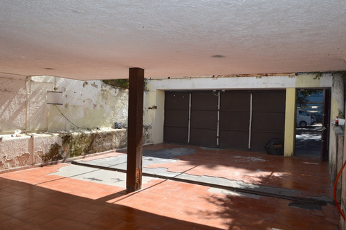 Ubicadísima Propiedad En Venta Como Terreno !