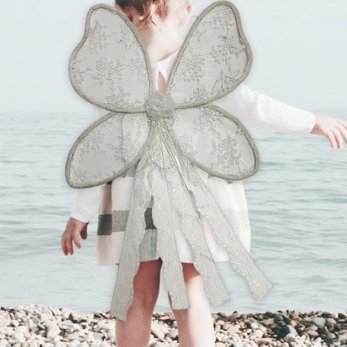Disfraz De De Mariposa Para Roles De Niña Jugando Para