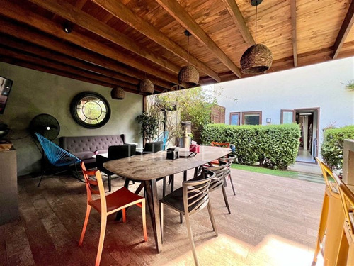Imagen 5 de 30 de Amplia Casa En Venta De 4 Dormitorios Y Piscina - Mall Sport