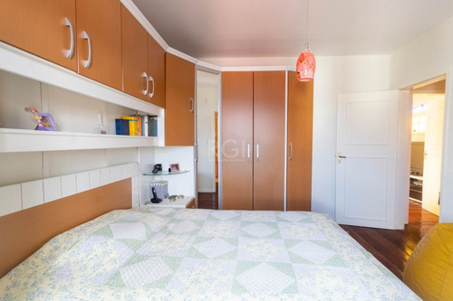 Casa Em Partenon Com 3 Dormitórios - Ot6831