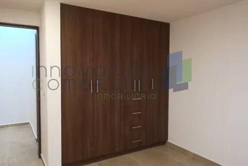 Casa En Renta En Altos Juriquilla, En Excelentes Condiciones Con Amenidades.
