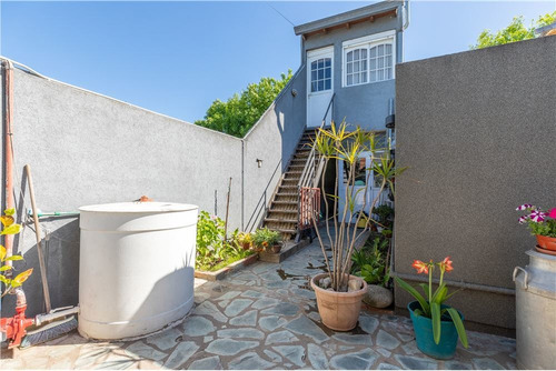 Imagen 15 de 21 de Casa En Ph 3 Dormitorios C Depto Venta La Plata