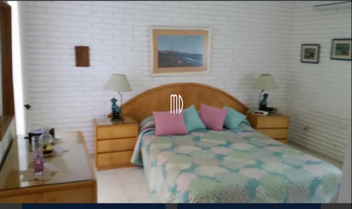 Hermoso Chalet A Tan Solo 1 Cuadra Y Media Del Mar. Ref:5857