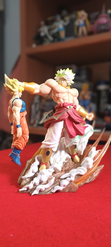 Figura De Coleccion Broly Vs Goku De China