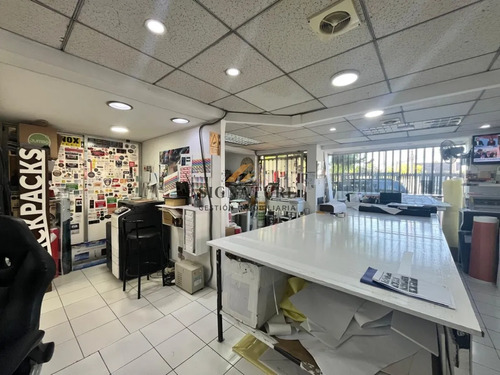 Casa Comercial Con Bodega, Negociable.