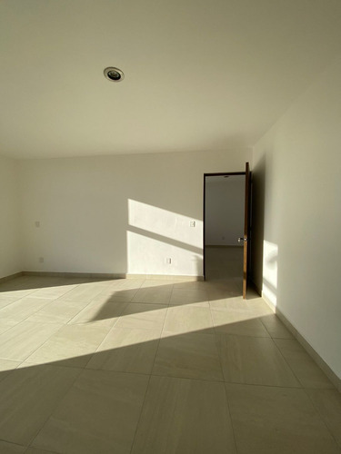 Casa En Venta En Valle De Juriquilla La Reserva, Frente A Santa Fe Juriquilla