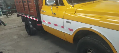 Camioneta Con Documentos Al Día ,carpa Nueva Con Su Varillas