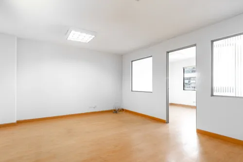 Oficina En Arriendo/venta En El Chicó. Cod V6700
