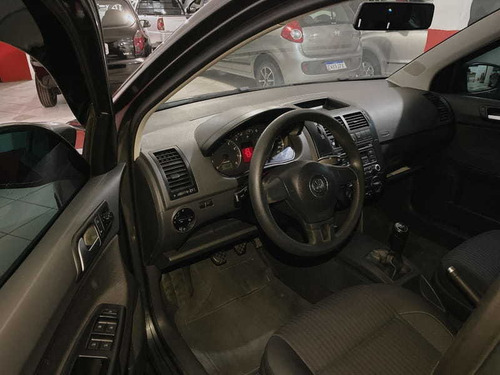 Imagem 4 de 11 de Volkswagen Polo 1.6 Conf. 2014