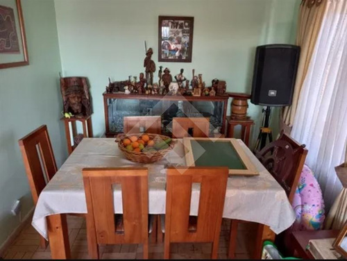 Casa En Venta De 4 Dorm. En Maipú