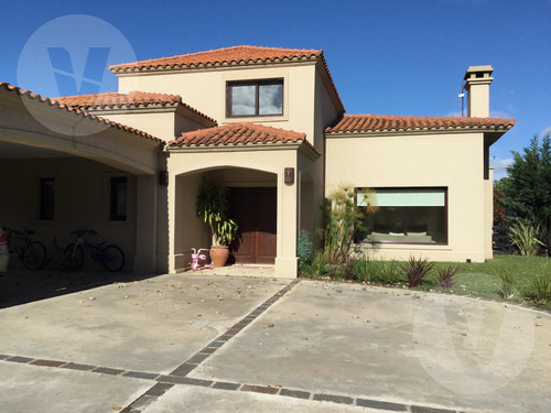 Casa En Venta Y Alquiler - Barrio La Horqueta De Echeverría, Canning