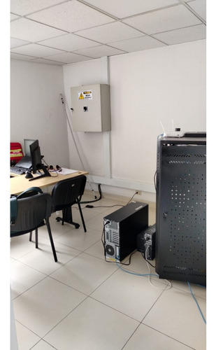 Oficina 216 M2 En Arriendo, Centro Internacional