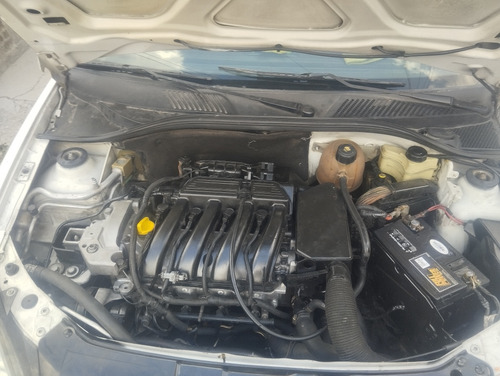 Nissan Platina 1.6 Custom Ac Mt