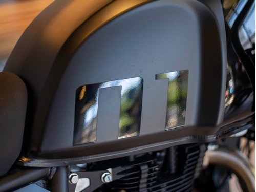 Royal Enfield Himalayan Granite Black Reserva