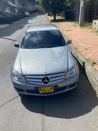 Mercedes Benz C180 - Bluefficiency - $51 Millones