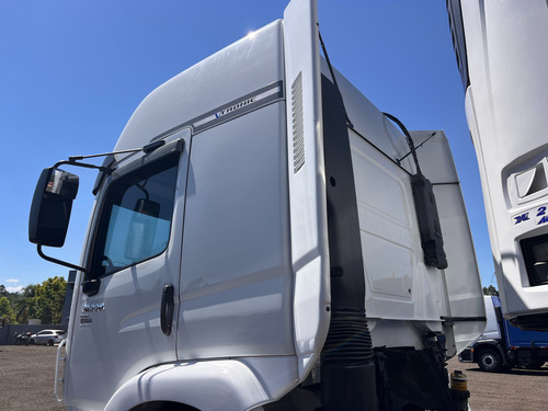 Vw 30.330 8x2 2018 Bitruck Completo Baú Frigorífico 16 Palet