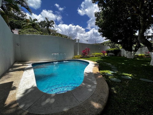 Imagen 17 de 18 de Casa En Macaracuay 600mt2 Caracas Calle Cerrada.