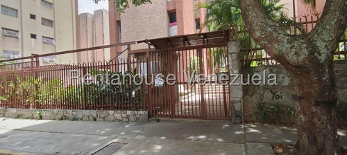 Confortable Apartamento En Venta En La Urb. La Urbina / Mls #25-21413 / Brayan Contreras