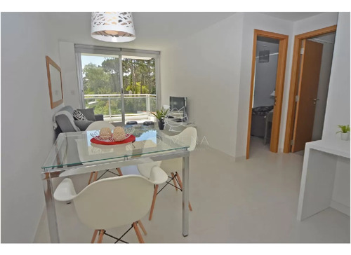 Moderno, 1 Dorm Definido, Wifi, Edificio Con Servicios.