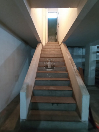 Imagen 2 de 15 de Venta Local-deposito En Frente Al Ex-mercado Modelo