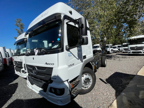 Mercedes Benz Atego 1729/36 Tractor Cab Dormitorio