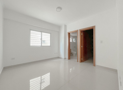 Naco, Apartamento De 3 Habitaciones En Alquiler
