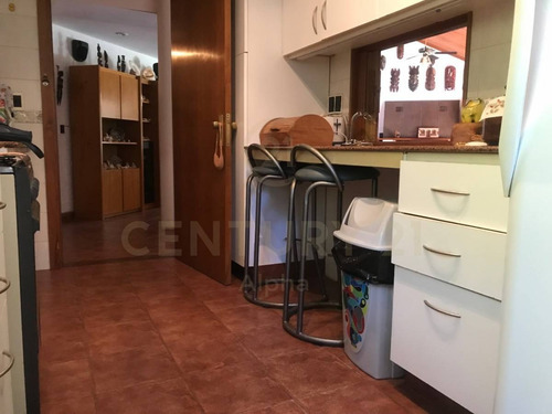 Imagen 6 de 30 de Excepcional Residencia Con Hermoso Parque En Atlantida.
