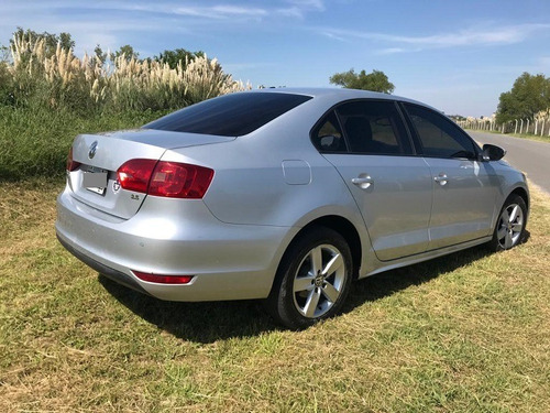 Volkswagen Vento Motor 2.5 R5 Luxury Tiptronic 4p 2013
