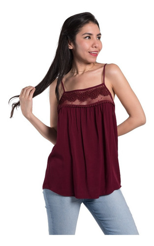 Imagen 2 de 2 de Blusa Lisa De Tirantes Con Transpariencia En Escote