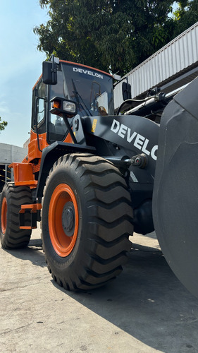 Cargador Frontal Sobre Ruedas Doosan Develon Sd200