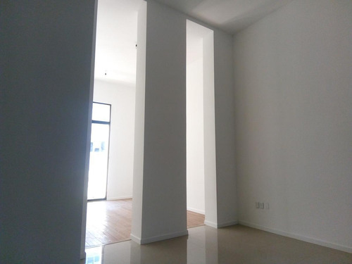 Imagen 5 de 9 de Gran Loft, Plaza Matriz, 57 M2 , Grandes Ventanales, Super Luminoso , Único !!