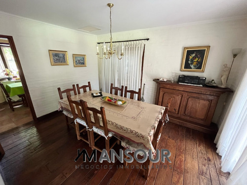 Chalet Sobre Lote De 1550m2 En Esquina Country San Diego