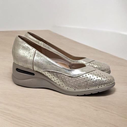 Zapato De Cuero Linea Comfort Taco Chino Camara Aire Daria Platino 36